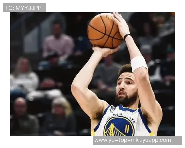 克莱重现昔日风采半场三分表现亮眼单防字母展现防守实力