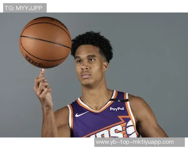 奥索伊戈达罗称赞布克易于相处并能有效执行教练战术 奥索伊戈达罗称赞布克易于相处并能有效执行教练战术