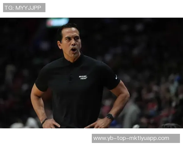 约维奇半场表现亮眼6投3中罚球全中贡献10分外加3篮板2助攻1盖帽